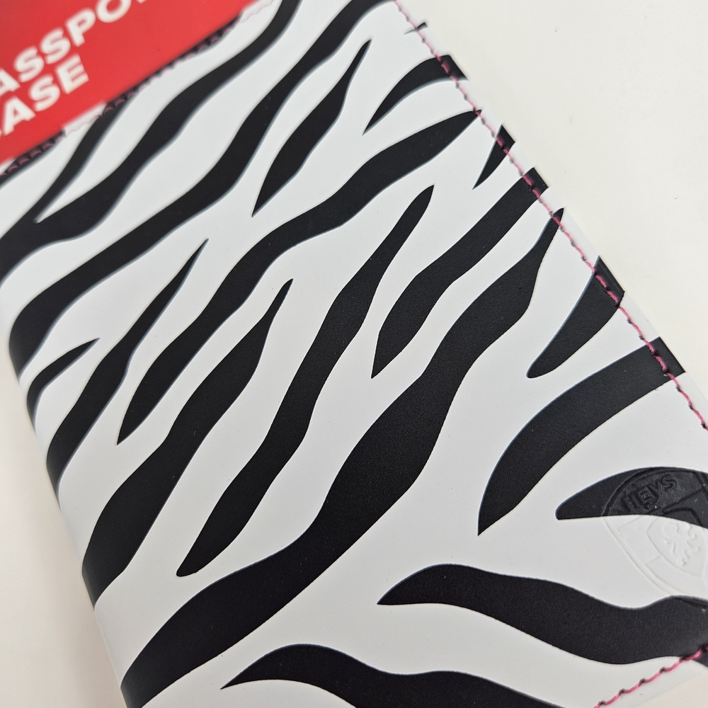 NWT Heys Zebra Animal Print Passport Cover Travel Wallet - Picture 6 of 16